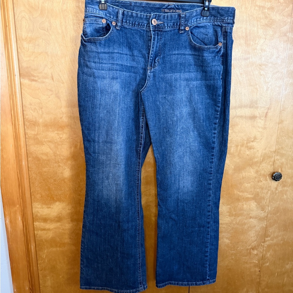 Maurices Curvy medium wash Blue Jeans Size 15/16 Short - Picture 7 of 9